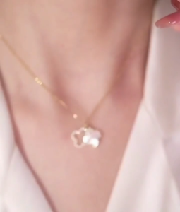 COD ❤️ Kalung Tahan Karat model Clover terbaru / Kalung wanita cantik tahan karat / Kalung Cantik permata baru