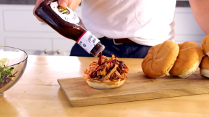 Sweet Baby Rays Hickory & Brown Sugar Barbecue Sauce (510g) - Perfectly Smoky and Sweet