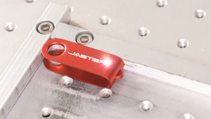 JASTER พลาสติกหมุนได้ USB แฟลชไดรฟ์ 128GB ฟรีโลโก้ที่กำหนดเองหน่วยความจำ 64GB สีขาวไดรฟ์ปากกากันน้ำ 32GB เลเซอร์แกะสลักขายส่งการจัดเก็บข้อมูลภายนอก 16GB แตกหลักฐานการ์ดหน่วยความจำ 8GB สี USB หน่วยความจำ 4GB