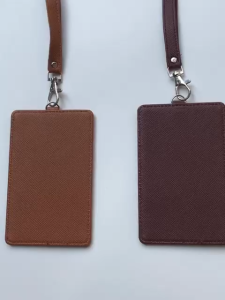 Gantungan ID Card Kulit Taiga: Pilihan Terbaik untuk Aksesori Kerja Kantor
