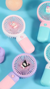Harga Grosir - Mini Fan Motif Karakter Lucu / Hand Fan Mini Rechargeable