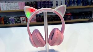 Tai Nghe Bluetooth Mèo Chụp Tai P17 Đèn Led Dễ Thương Kết Nối Không Dây