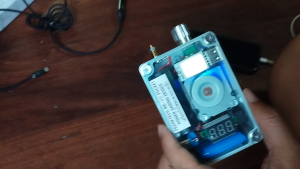 เครื่องปั่นไฟฟ้าพกพา FrankTech ME-02 POCKER POWER SARING DEVICE Hand Generator