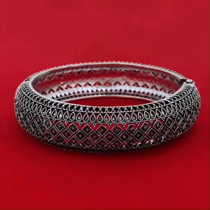 กำไลข้อมือ กำไลเจ้าสาว ล้านนา ลาย ชุดพื้นเมือง ชุดชาติพันธ์ ได้สร้างหลายโอกาส