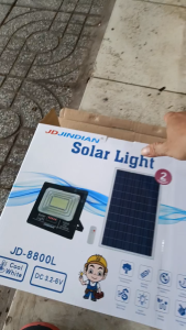 Đèn năng lượng mặt trời 100W JD-8800L
