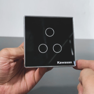 CÔNG TẮC WIFI ÂM TƯỜNG VUÔNG CT-WIFI-BV (KÍNH ĐEN VIỀN MẠ BẠC)