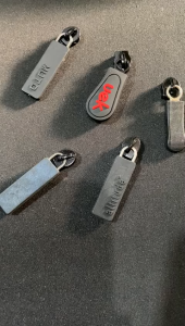 Kepala Resleting No.5 Terbalik Karet Hitam (isi 12 pcs)