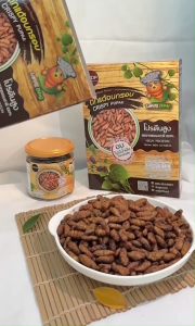 LOVEBUG ดักแด้อบกรอบ ขนาดใหม่! แมลงไม่ทอด ไร้น้ํามัน กรอบอร่อย สะอาด แมลงอบกรอบ สินค้าโอทอปแบบกล่องขนาด 20 กรัม