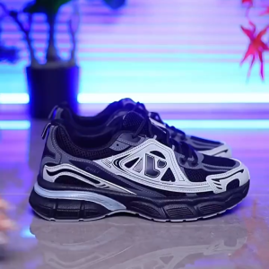 Keeping Sepatu Sneakers Pria Outdoor Hiking Sepatu Cowok Jalan Hitam Kekinian KSR729