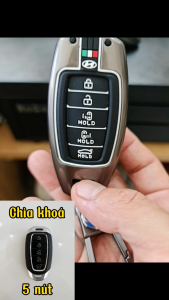 Ốp Chìa Khóa Hyundai Custin 2023 2024 Hợp Kim Cao Cấp Họa Tiết 3 Sọc Màu CỜ Ý Có Dây Móc Khóa Sang Trọng