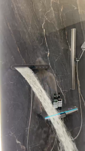 Shower Air Terjun / Waterfall Rainshower Multifungsi Hitam