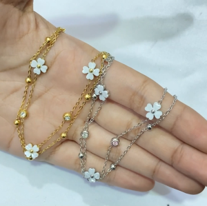 Gelang Titanium Clover Daisy White Kecil Jedar Korean Style Cantik Aksesoris Fashion