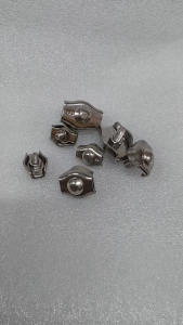 กิ๊บล็อคลวดสลิงเดียว สแตนเลส 304  สแตนเลสเชือกลวดเดียว จับคลิปยึดสายคาลิปเปอร์ ตัวยึดสลิง กิ๊บล็อคลวดสลิงแบบเดียว มีความยืดหยุ่น ความแข็งแรงสูง