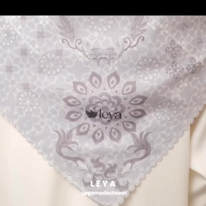 Leya Levira Scarf - Hijab Voal Segi Empat Motif Bunga Ukuran 115x115 Finishing Laser Cut