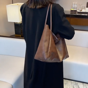 [HCM] Hàng Mới Về Túi Xách Da PU Bóng Cỡ Lớn Thời Trang Thu Đông Cho Nữ-Cozy520