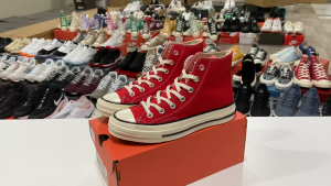 รองเท้าหุ้มข้อConverse All Star (ป้ายดำ) - สีแดง รองเท้าหุ้มข้อสีแดง รุ่นยอดฮิต สินค้าขายดี การันตีคุณภาพ