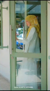 SKYSHOP HIJAB IRIS SCARF BY GIOK BAHAN VOAL DAN SAHARA SIZE 115X115CM KERUDUNG SEGI EMPAT PREMIUM MURAH CANTIK