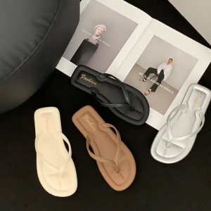 รองเท้าแตะแบรนด์ รุ่น 2024 พื้นนิ่ม ดีกล้าหนีบโป้ง 37-40 สีเบจ