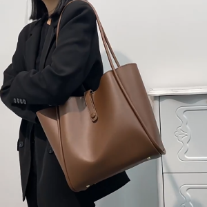 1606 ( READY STOCK ) PU SLING BAG EU FASHION HOUSE