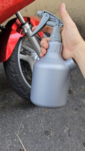 Bình Phun Dung Dịch Vòi Taiwan Thân Bình HDPE Kháng Hóa Chất Mạnh Tích Hợp Van Đổ Dung Dịch 1L