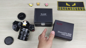 Ống kính Zhongyi Mitakon Speed Master 35mm F0.95 Mark II dành cho Sony E Fujifilm FXCanon EOS M và M4/3