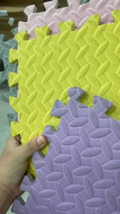 แผ่นรองคลานแบบจิ๊กซอว์ แผ่นรองคลาน ขนาด 30x30 cm แผ่นโฟมจิ๊กซอว์ปู EVA100% แผ่นพื้นกันกระแทก แผ่นโฟมกันกระแทกมีขอบปิด