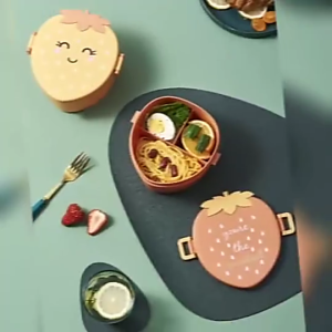 Hộp đựng cơm cho bé hộp cơm bento hình quả dâu dễ thương