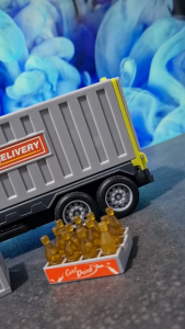 Diecast Miniatur Mainan Mobil Truk Kargo Box Engkel WingBox Alloy Truck