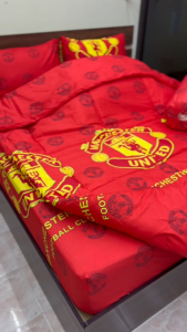 ผ้าปูที่นอนลาย แมนยู มียางรัดมุม ใส่ที่นอนหนา 10 นิ้วได้