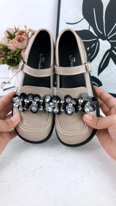 Sepatu PU Flat Putri Anak Mary Jane Shoes  Anak Perempuan sepatu anak cewek terbaru sepatu anak pesta Sepatu Anak-anak Bunga Berlian Imitasi Lembut dan Non-Slip Ukuran 29-34