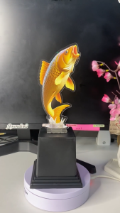 Piala Akrilik Custom Stiker Tatakan Souvenir Hadiah Kemerdekaan Agustusan Ikan Mas / Carp Motocross Musik Mic / Karaoke Trophy Piala Custom Murah