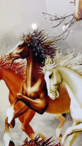 Tranh tráng gương Mã đáo thành công CÓ ĐÍNH ĐÁ PHA LÊ in UV 5D bóng đẹp sắc nét giá gốc tại xưởng.