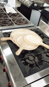 WOODEN PIZZA TRAY (Perfect for kitchen restaurant coffee tea hotel)