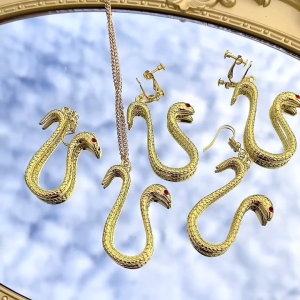 Kalung Emas Anime One Piece Boa Hancock Snake Cosplay Untuk Halloween Party Gifts Jewelry