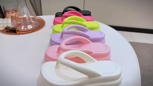 TTX07 EVA Flip Flop สุภาพสตรีหนาด้านล่าง 7 ซม. ฤดูร้อนออกนอกลื่นเกรดสูงรีสอร์ทมัฟฟินด้านล่างคลิปเท้ารองเท้าแตะ