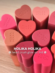 Holika Holika Heart Crush Glow Tint Air [BPOM Certified] | Glossy Lip Tint | Korean Glossy Lip | Pigmented Warna Intens | Hydrating Melembabkan Tidak Kering | Long Lasting | Air Glow | Best Seller Korean Brand | Bibir Natural