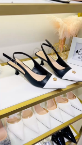 Giày sandal max hoa cn HALEY STORE cao gót 5cm mũi nhọn quai cài đính khóa hoa vàng gót trụ tiểu thư đi chơi đi tiệc