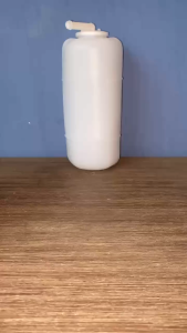 Bình nước phụ bình nước giải nhiệt suzuki carry 500kg  suzuki 5 tạ suzuki 7 chỗ/ suzuki van/ vinaxuki 500kg ...