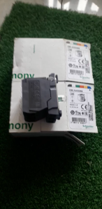 Phụ kiện nút nhấn ZB5AW0M65 Schneider 1NO + 1NC + Đèn màu xanh 220V