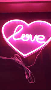ป้ายไฟLOVE ป้ายไฟร้าน ไฟตกแต่งร้าน ไฟแต่งงาน ป้ายไฟตัวอักษร ป้ายไฟLED-LOVEรูปสี่เหลี่ยม สินค้าพร้อมส่งค่ะ
