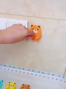 Gantungan Serbaguna Motif Beruang - Holder Kabel Plastik Warna-Warni untuk Dinding