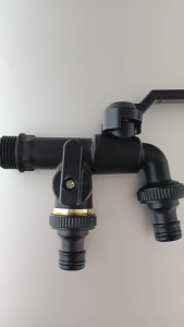 Outdoor Brass Two Way Faucet Black Garden Hose Dual Faucet Washing Machine Tap Heavy Duty Water Tap