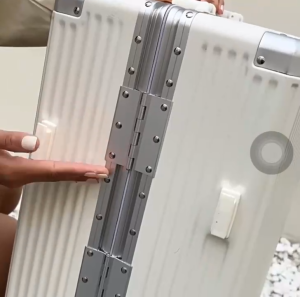 Vali khung nhôm khóa sập {phiên bản Hàn korea} Hỗ trợ sạc pinngăn thông minh tiện lợi{ bảo hành phụ kiện 10 năm}