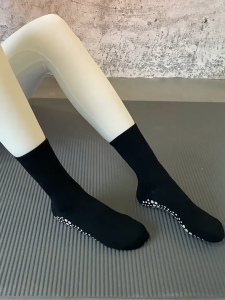 Indoor Trampoline Socks & Anti-Slip Yoga Socks: A Comprehensive Guide
