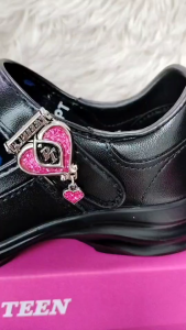 Popteen รองเท้านักเรียนหญิง รองเท้านักเรียน หนังดำ รุ่น หัวใจเพชรสีชมพู พร้อมส่ง