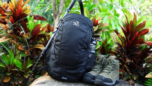 WATERFLY 25L Hiking Backpack Daypack Water Resistent Lightweight Rucksack with Rain Cover Large Capacity backpack for Men Women Outdoor Camping Hiking Travel Daypack