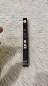 BH Cosmetics Liquid Eyeliner Quick drying Smear-proof Portable pen tip Liquid Eyeliner Black 1.2mL