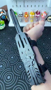 💥 ปลอกแขน Hidden Blade วัสดุ PVC จาก ASSASSINS CREED พร้อมสายรัดแขน