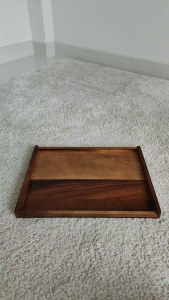 CS020 ถาดไม้สี่เหลี่ยม มีหูจับแบน ไม้จามจุรี 34x51 cm / Acacia wood rectangle large serving tray