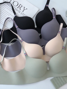 เสื้อชั้นในผู้หญิงดันทรง บราชั้นในยกทรง ผ้านุ่ม เซ็กซี่ สำหรับผู้หญิง